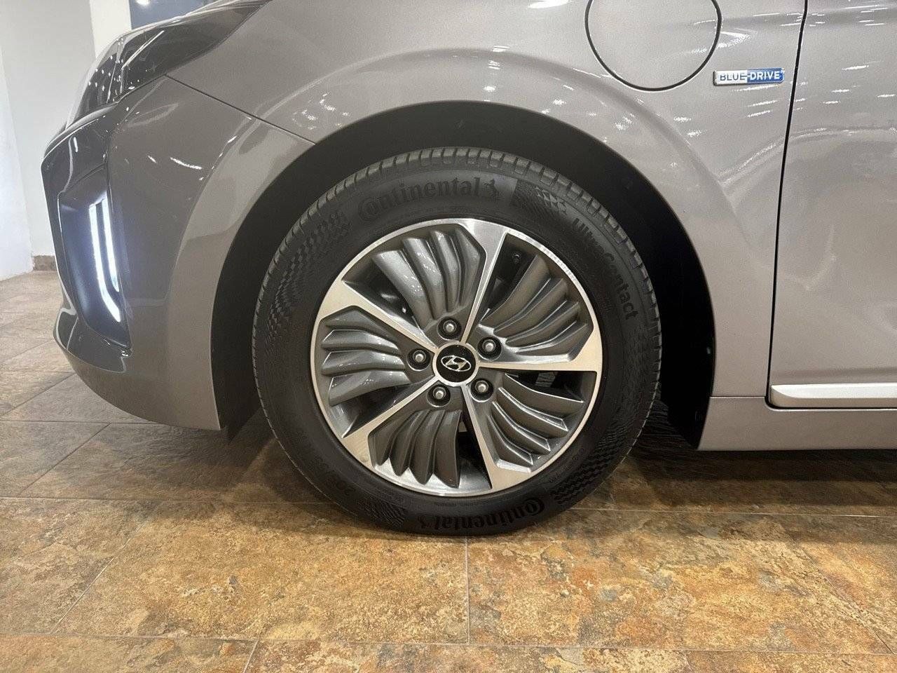 Foto Hyundai IONIQ 11