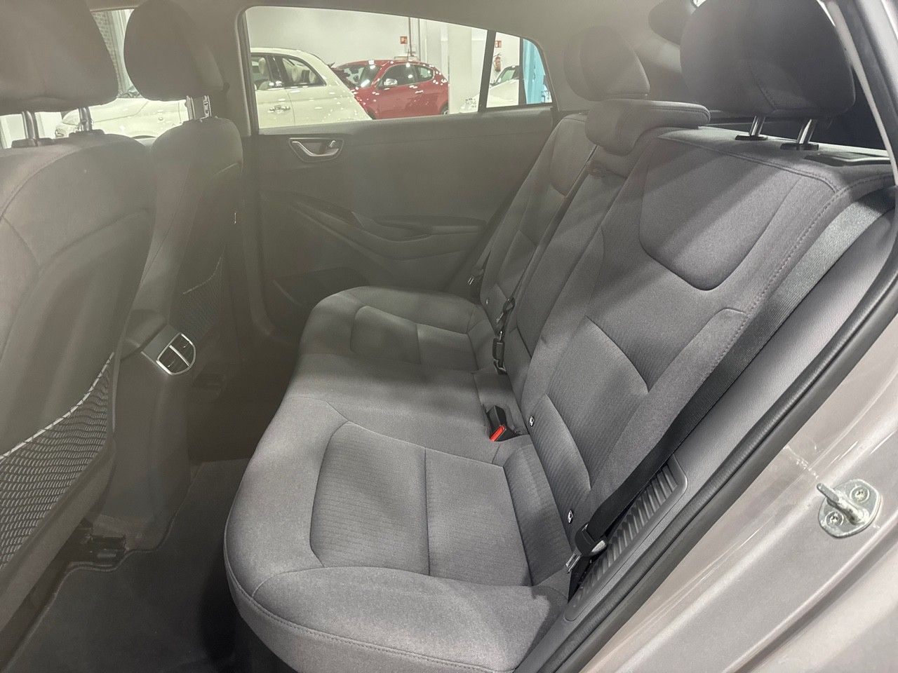 Foto Hyundai IONIQ 10