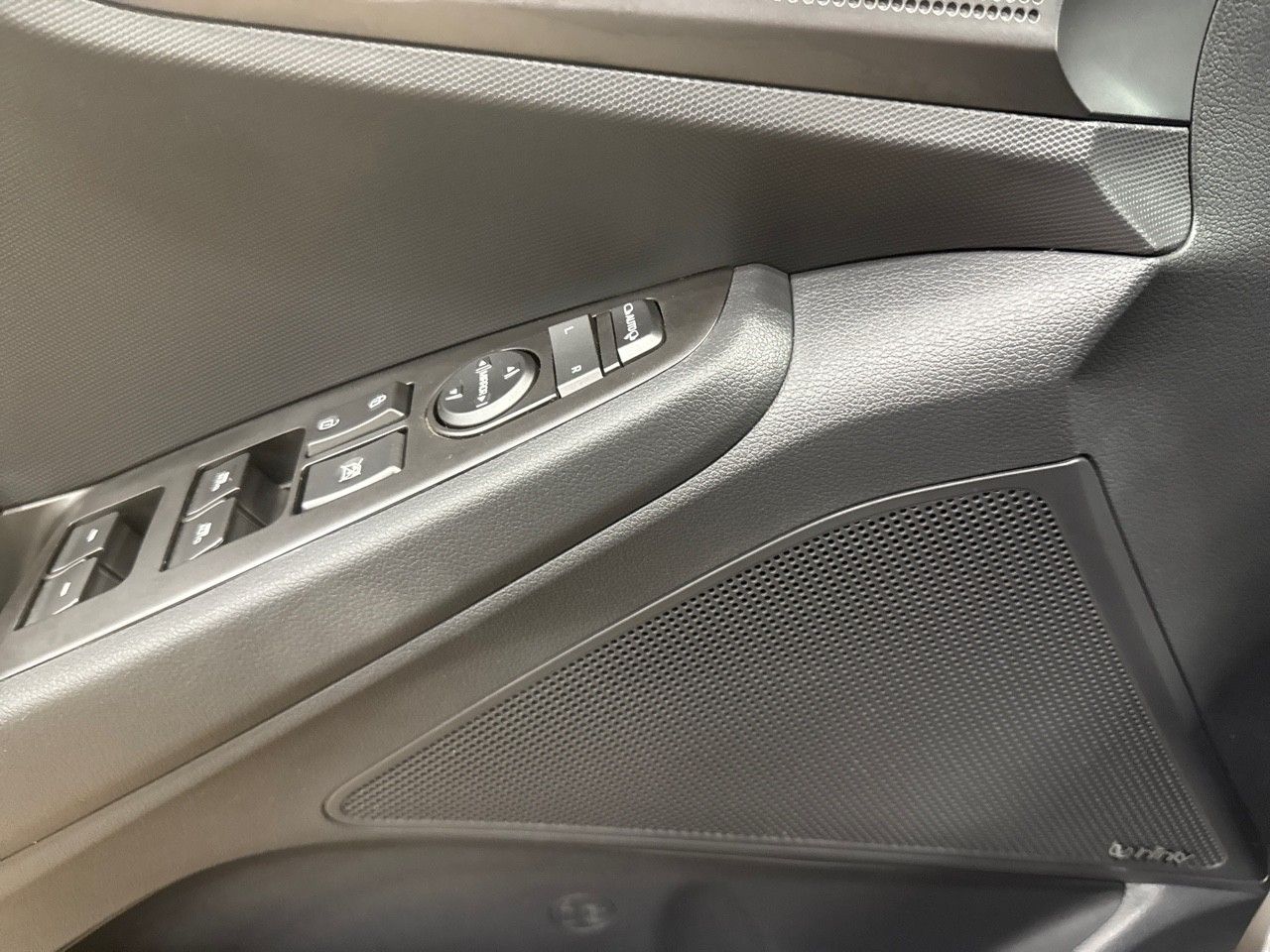 Foto Hyundai IONIQ 15