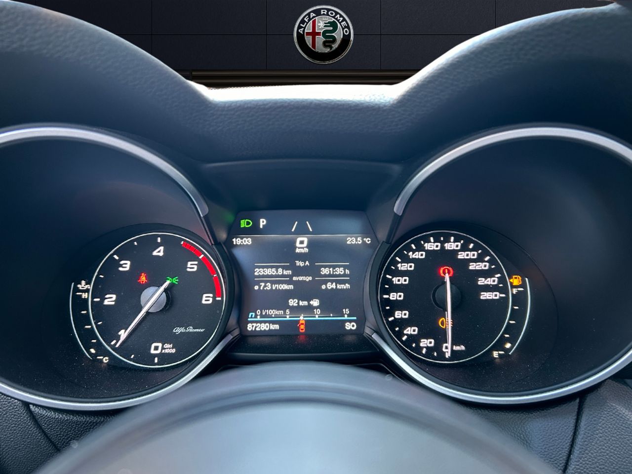 Foto Alfa Romeo Stelvio 10