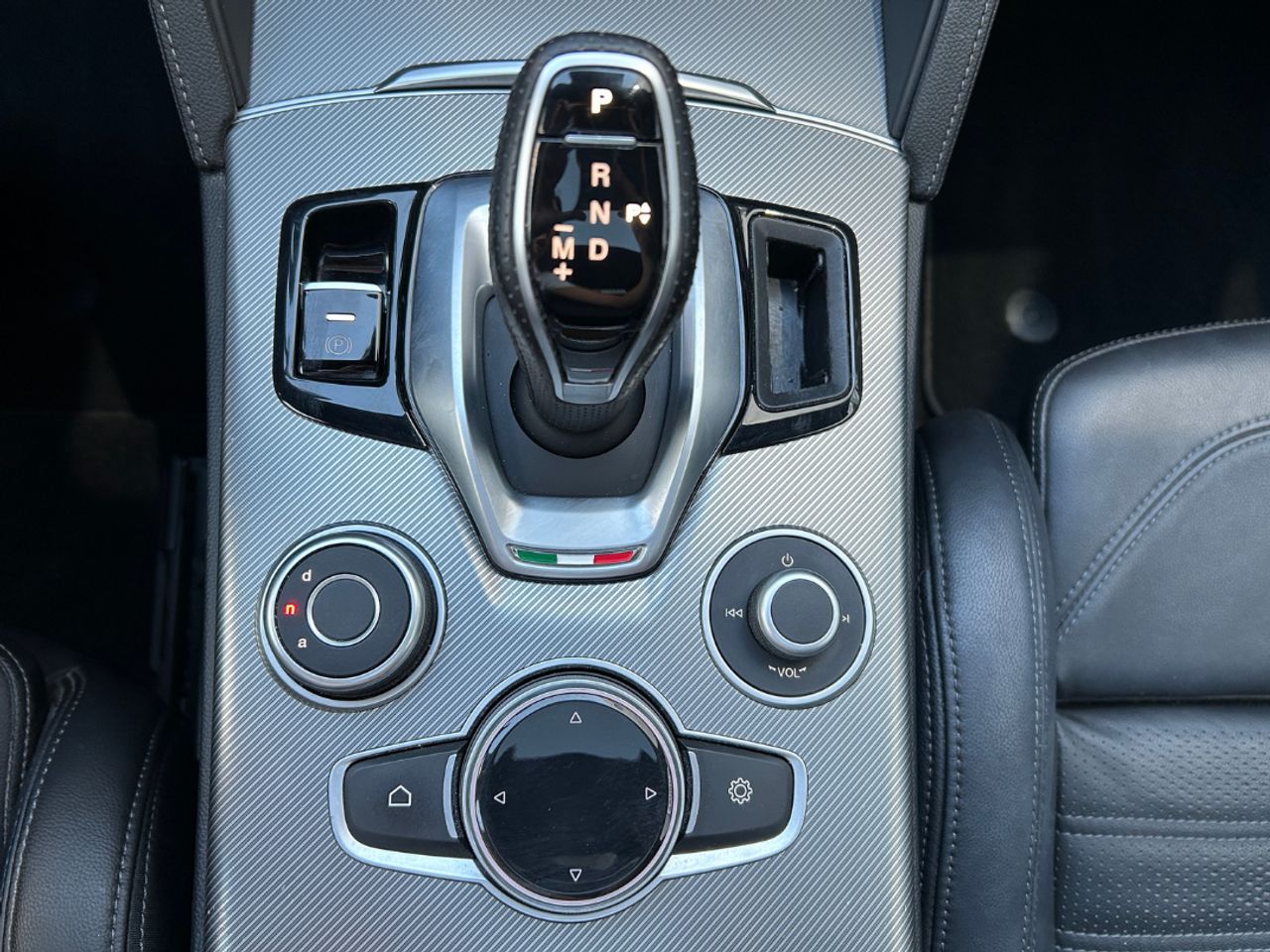 Foto Alfa Romeo Stelvio 20