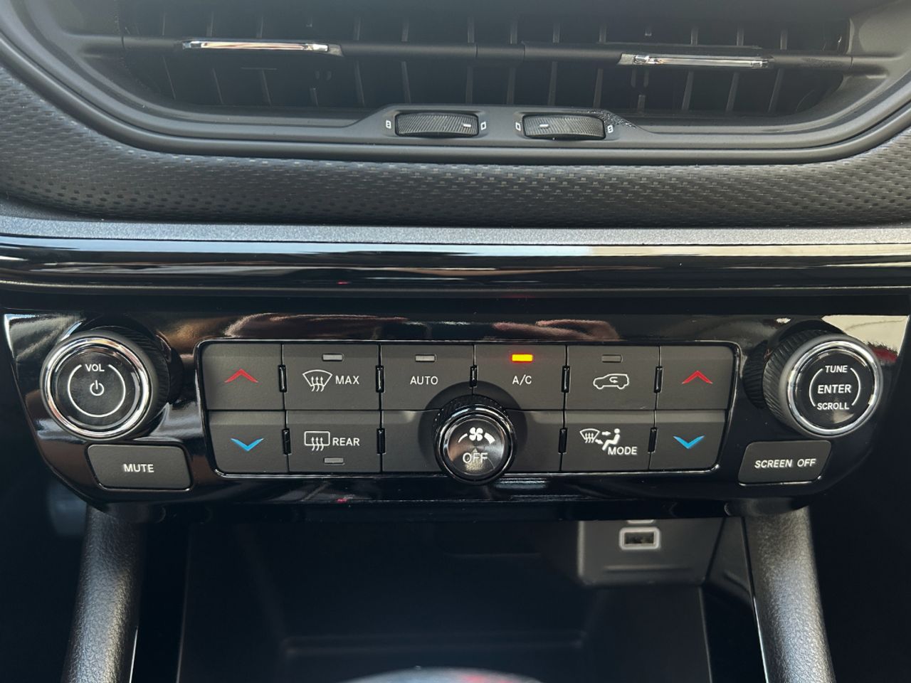 Foto Jeep Compass 25