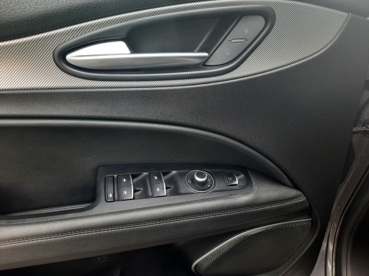 Foto Alfa Romeo Stelvio 20
