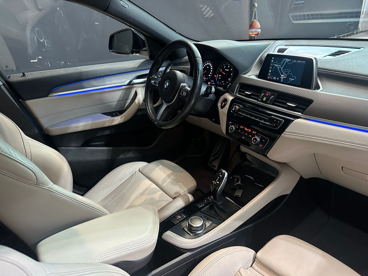 Foto BMW X2 4
