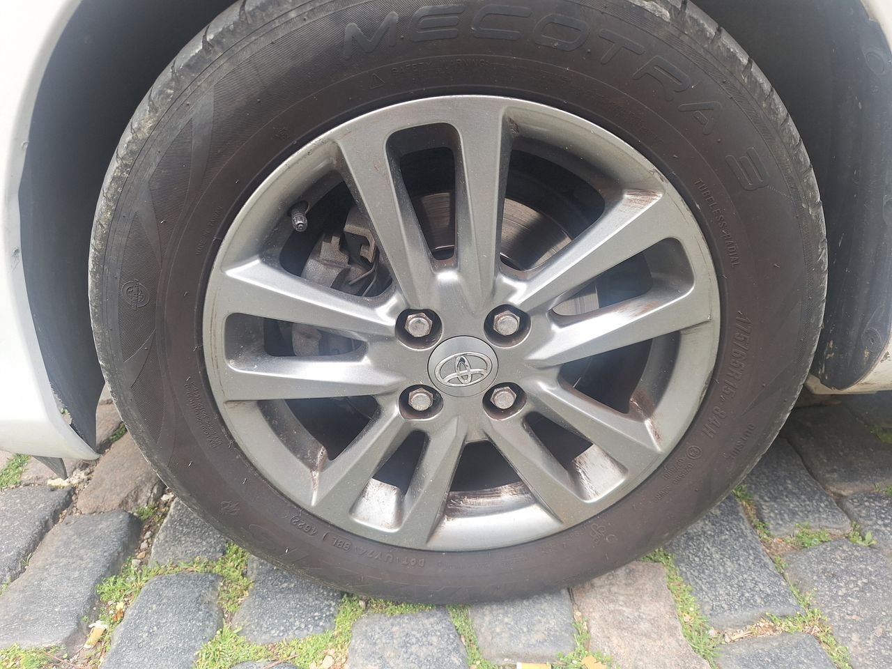 Foto Toyota Yaris 16