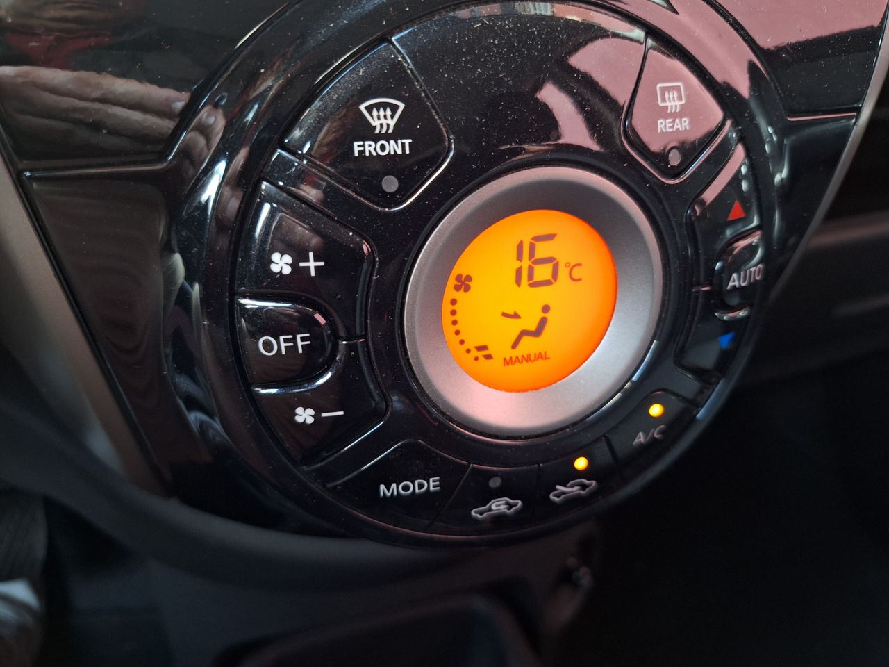 Foto Nissan Micra 10