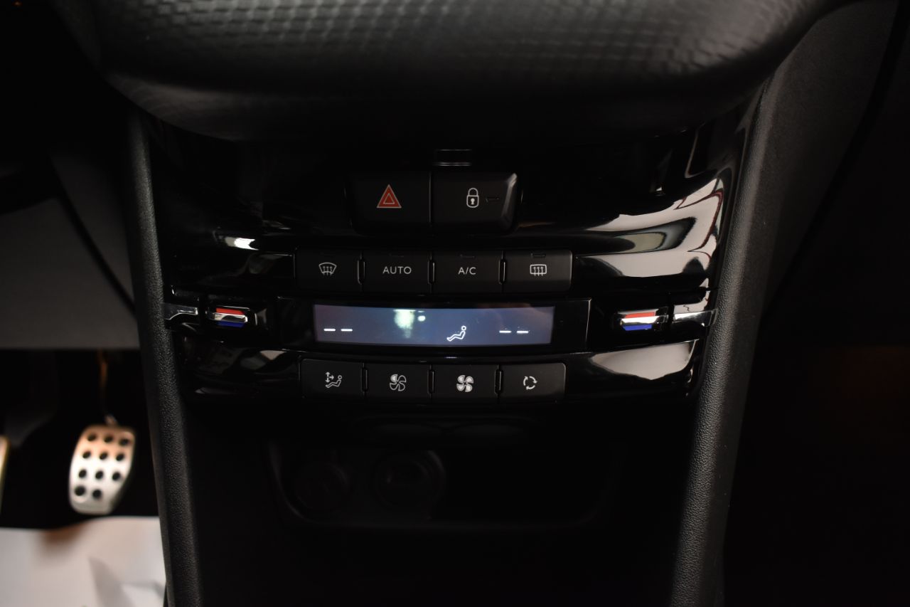 Foto Peugeot 208 18
