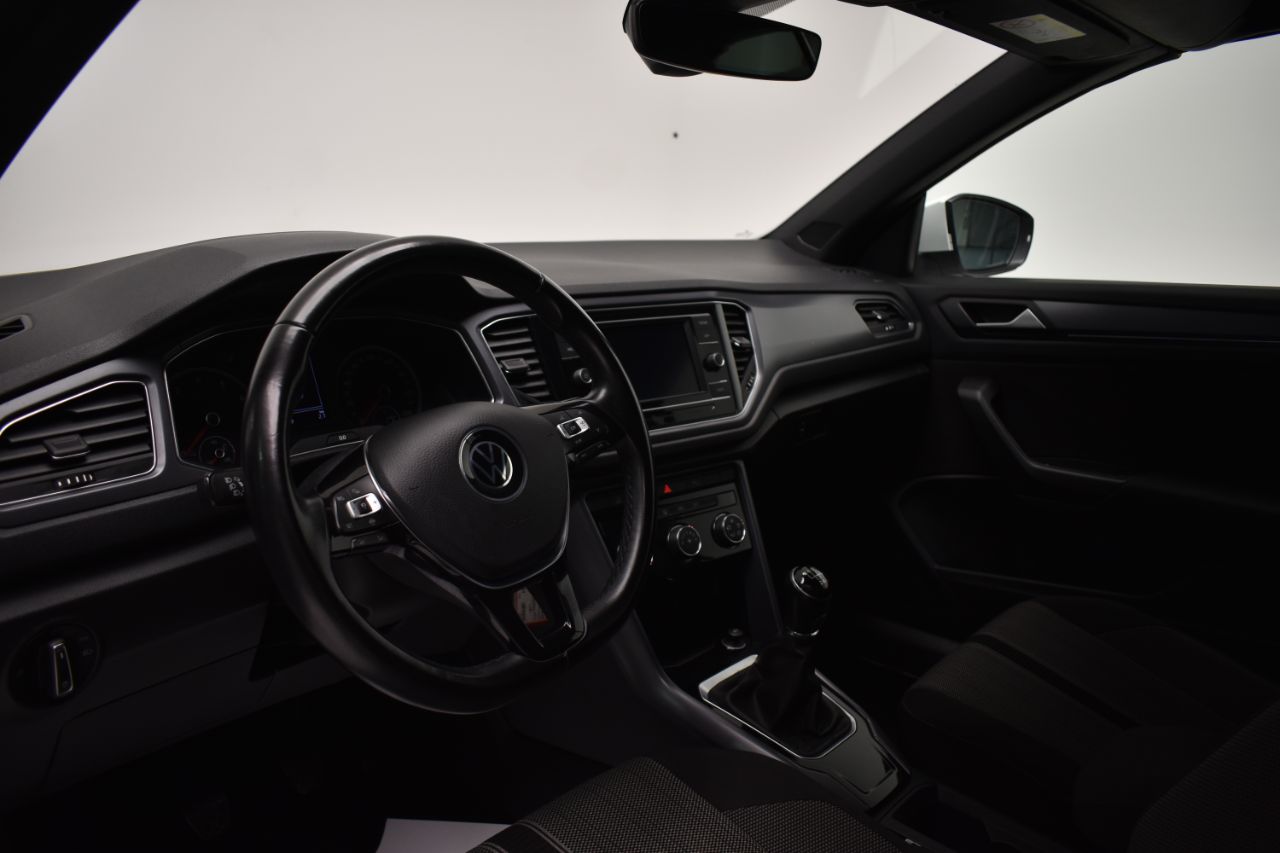Foto Volkswagen T-Roc 6