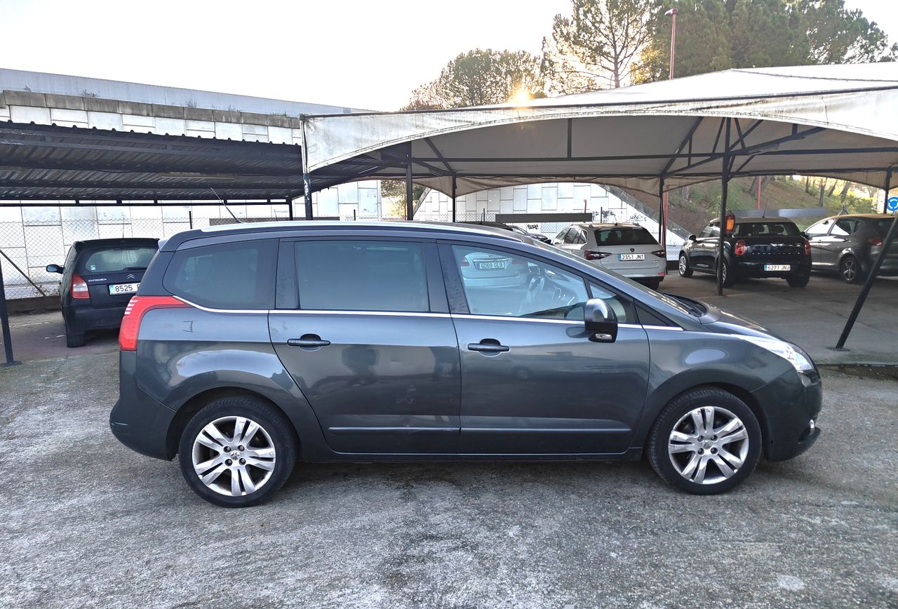 Foto Peugeot 5008 2