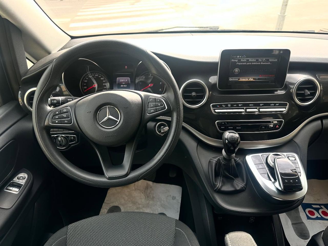 Foto Mercedes-Benz Clase V 8