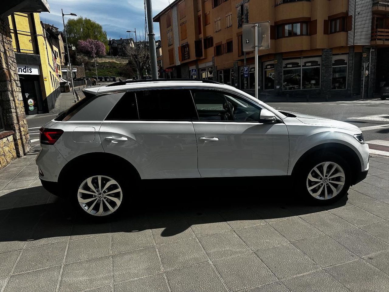 Foto Volkswagen T-Roc 6