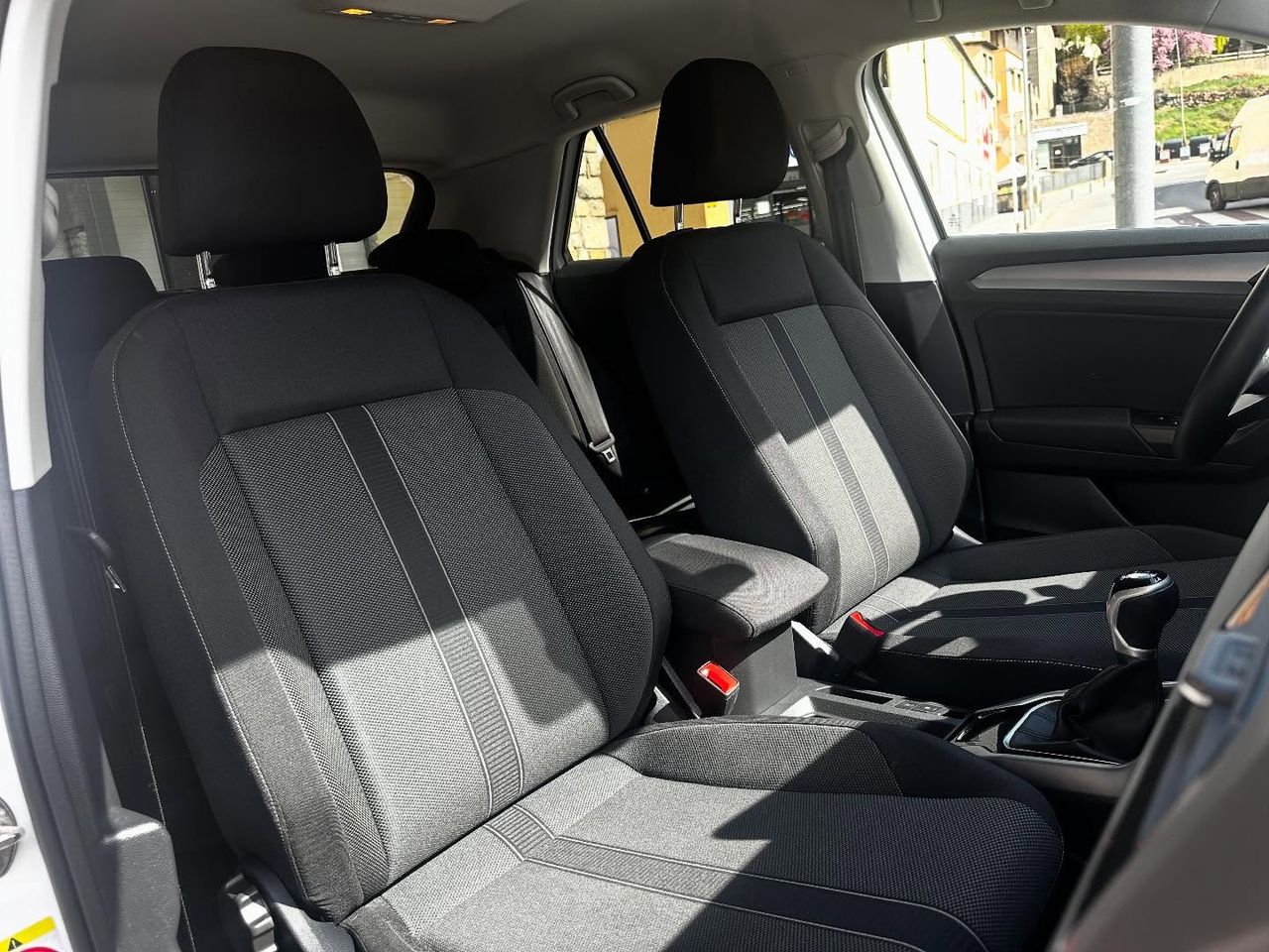 Foto Volkswagen T-Roc 11