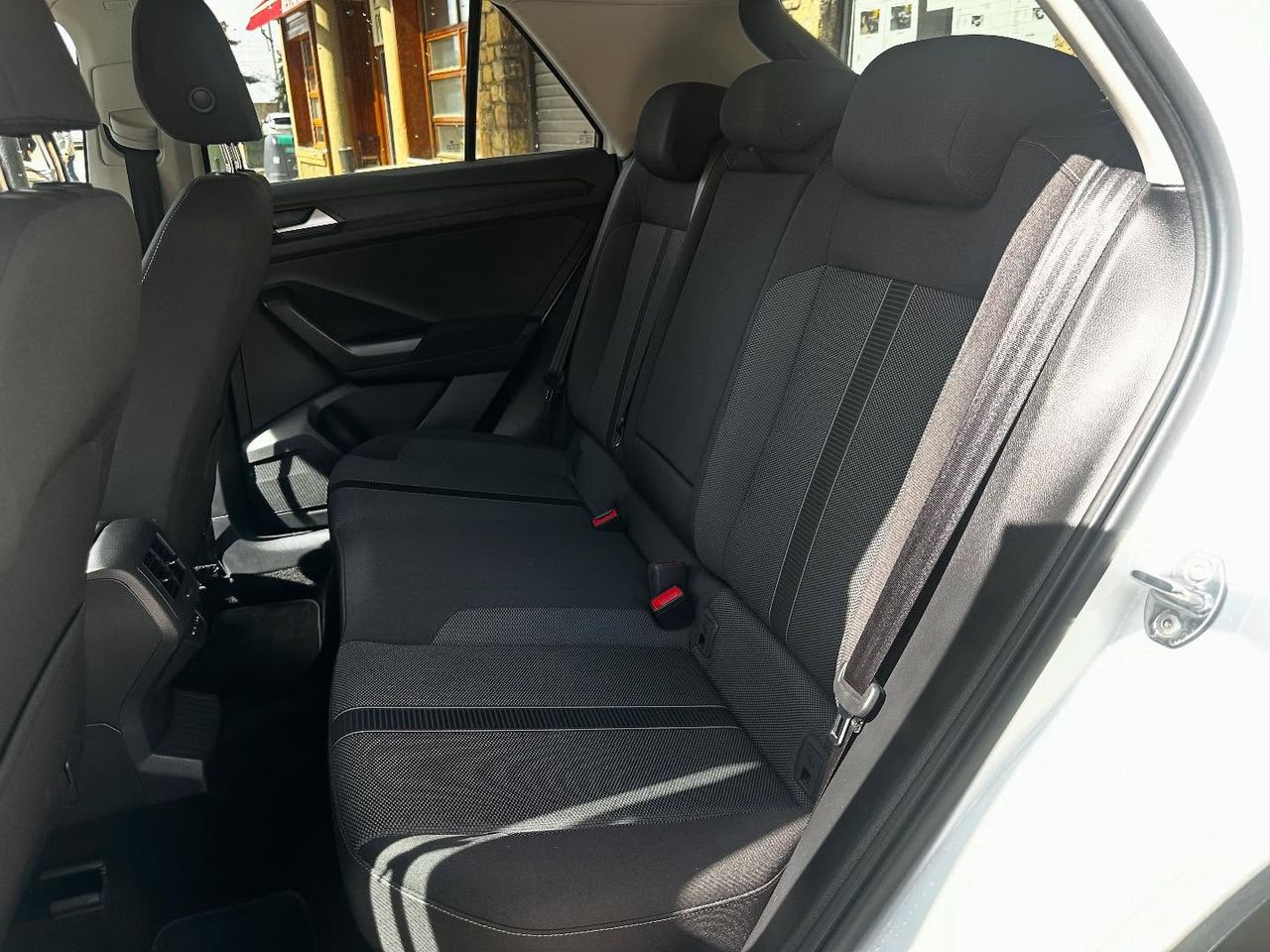 Foto Volkswagen T-Roc 12