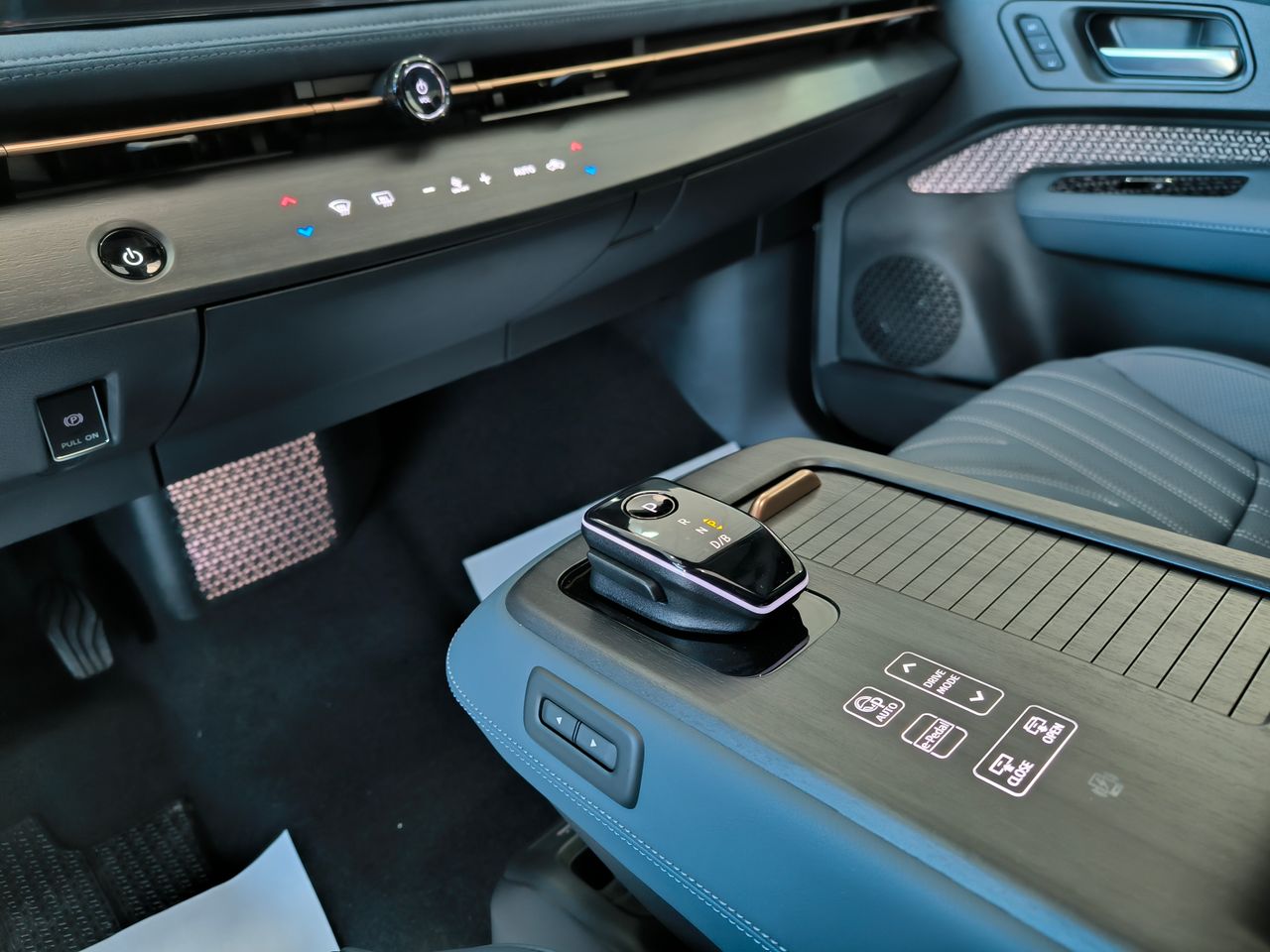 Foto Nissan Ariya 6