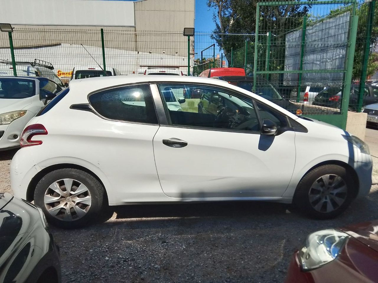 Foto Peugeot 208 5