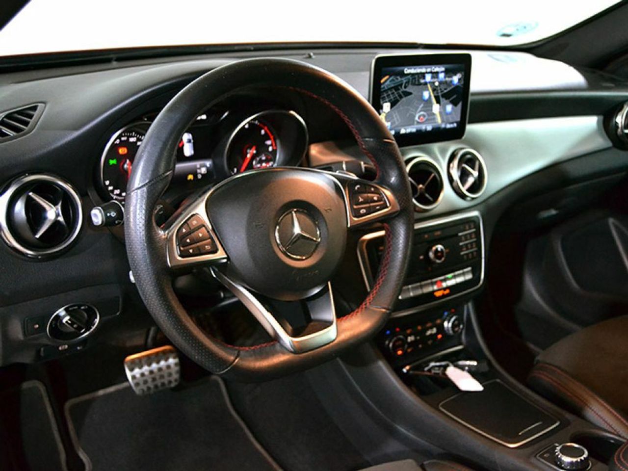 Foto Mercedes-Benz Clase GLA 12