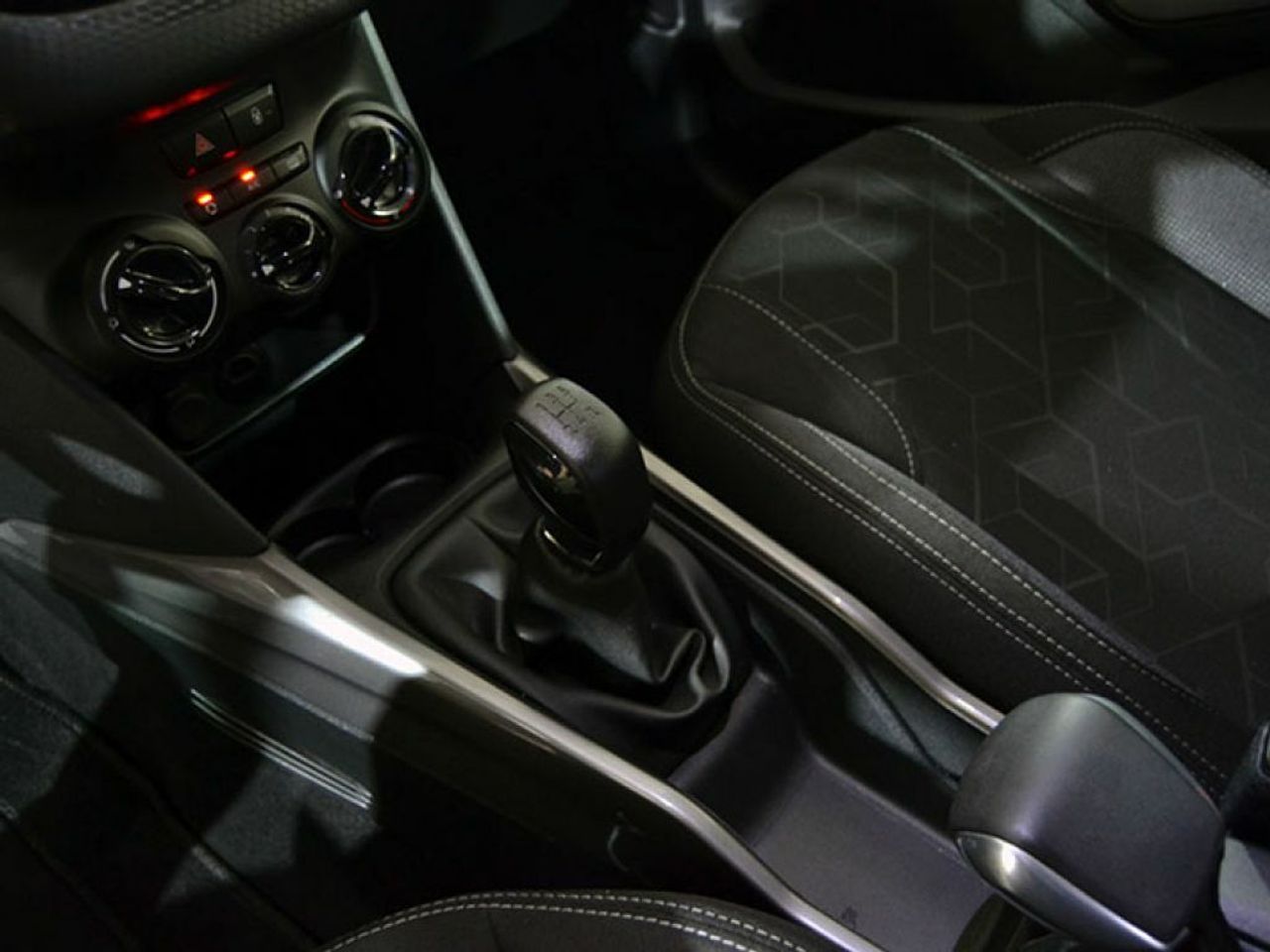 Foto Peugeot 2008 29