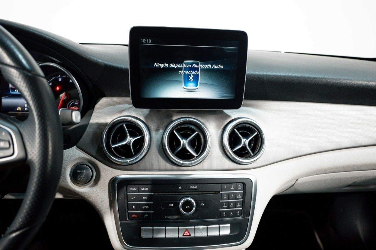Foto Mercedes-Benz Clase CLA 19