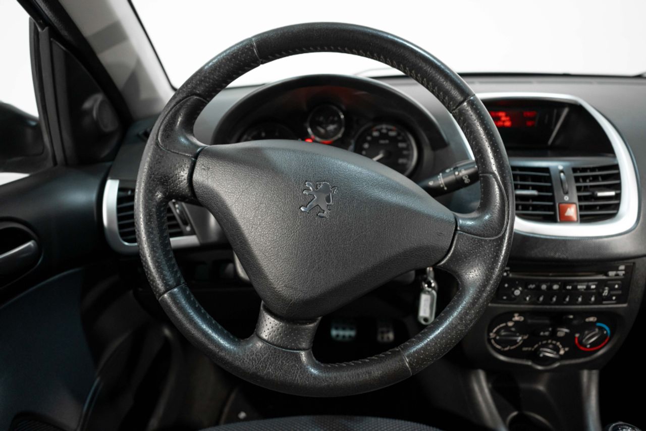 Foto Peugeot 206 + 22