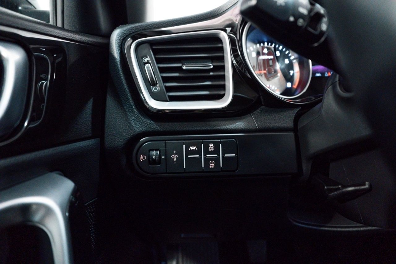 Foto Kia XCeed 11