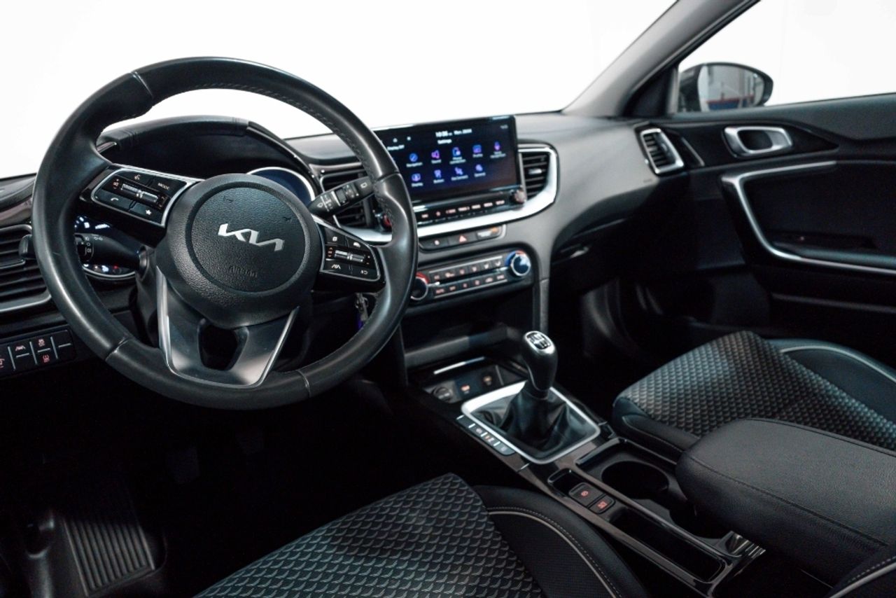 Foto Kia XCeed 21