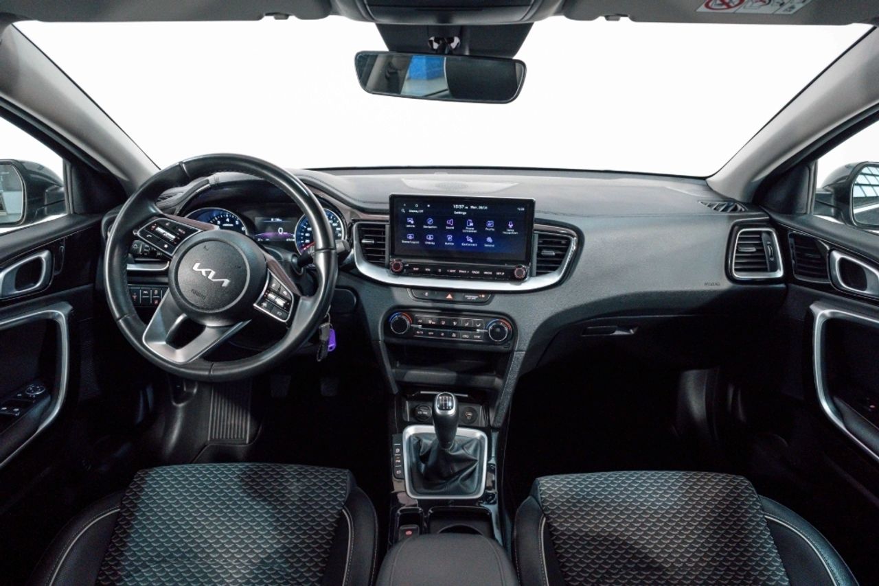 Foto Kia XCeed 25