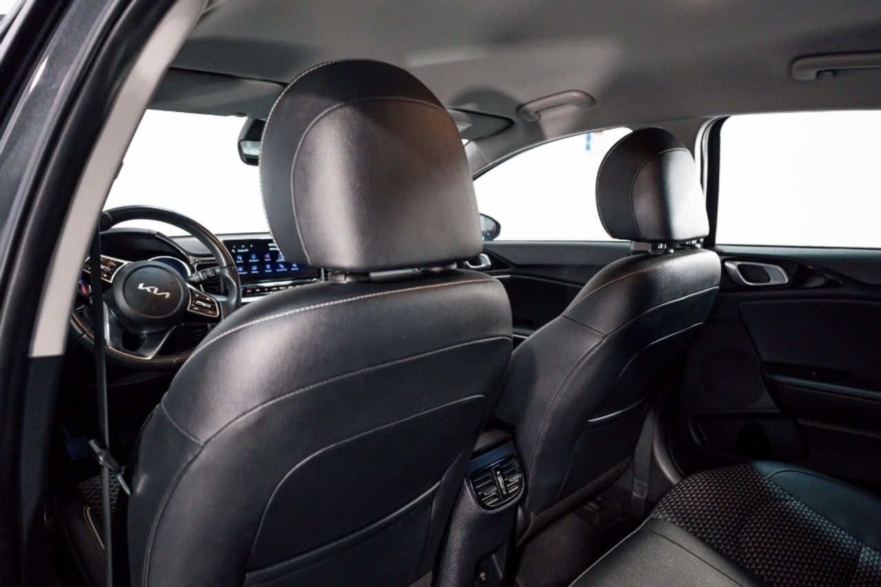Foto Kia XCeed 26