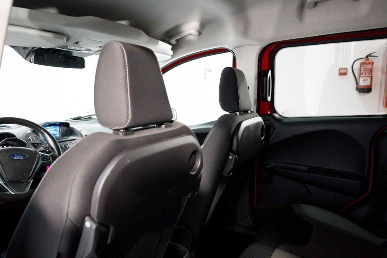 Foto Ford Tourneo Courier 25