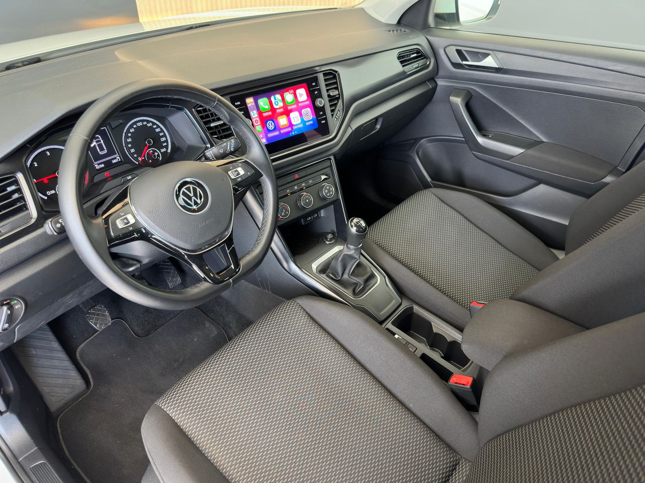 Foto Volkswagen T-Roc 13