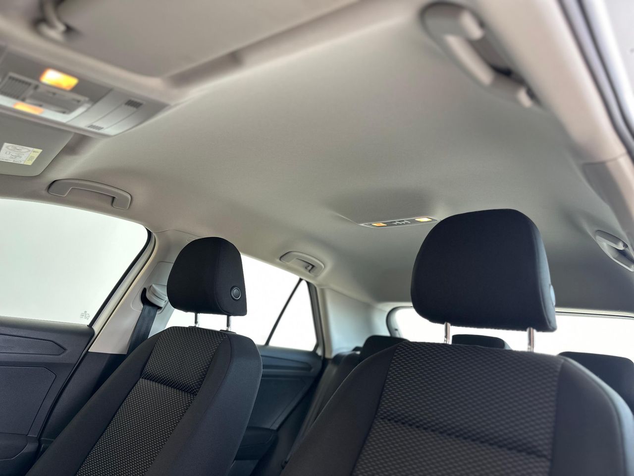 Foto Volkswagen T-Roc 15