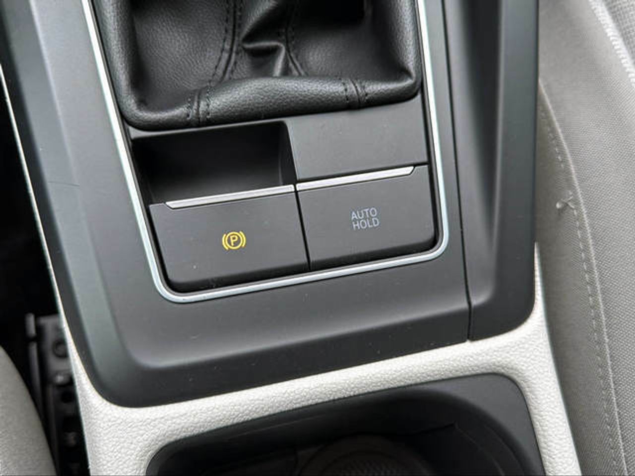 Foto Volkswagen Golf 24