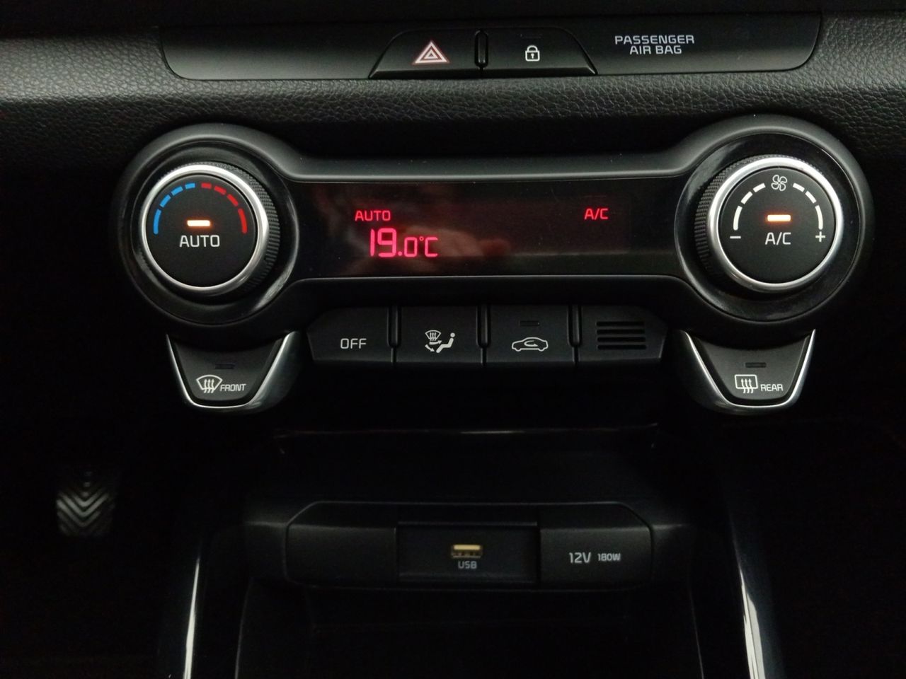 Foto Kia Stonic 14