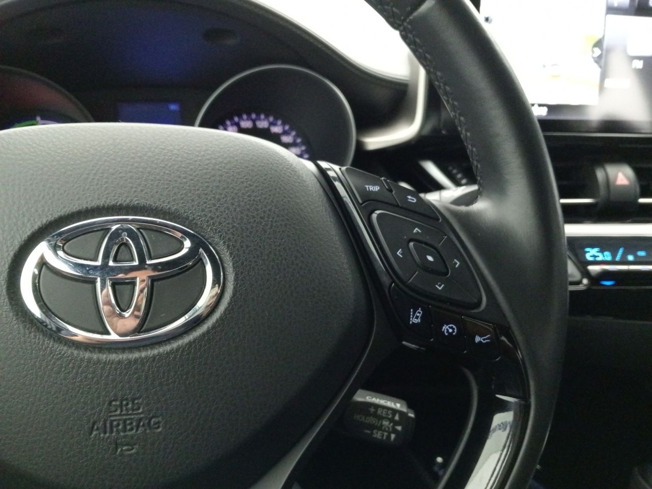 Foto Toyota C-HR 17