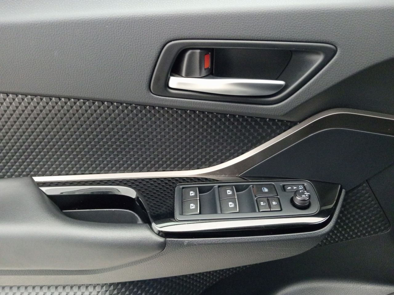 Foto Toyota C-HR 20
