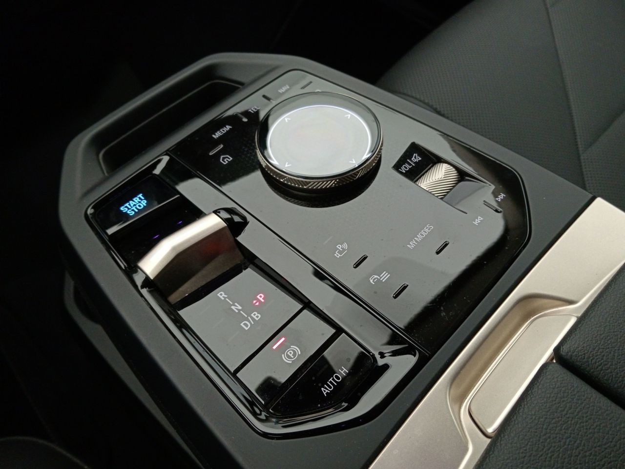 Foto BMW iX3 16