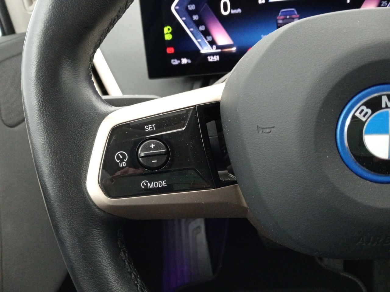 Foto BMW iX3 17