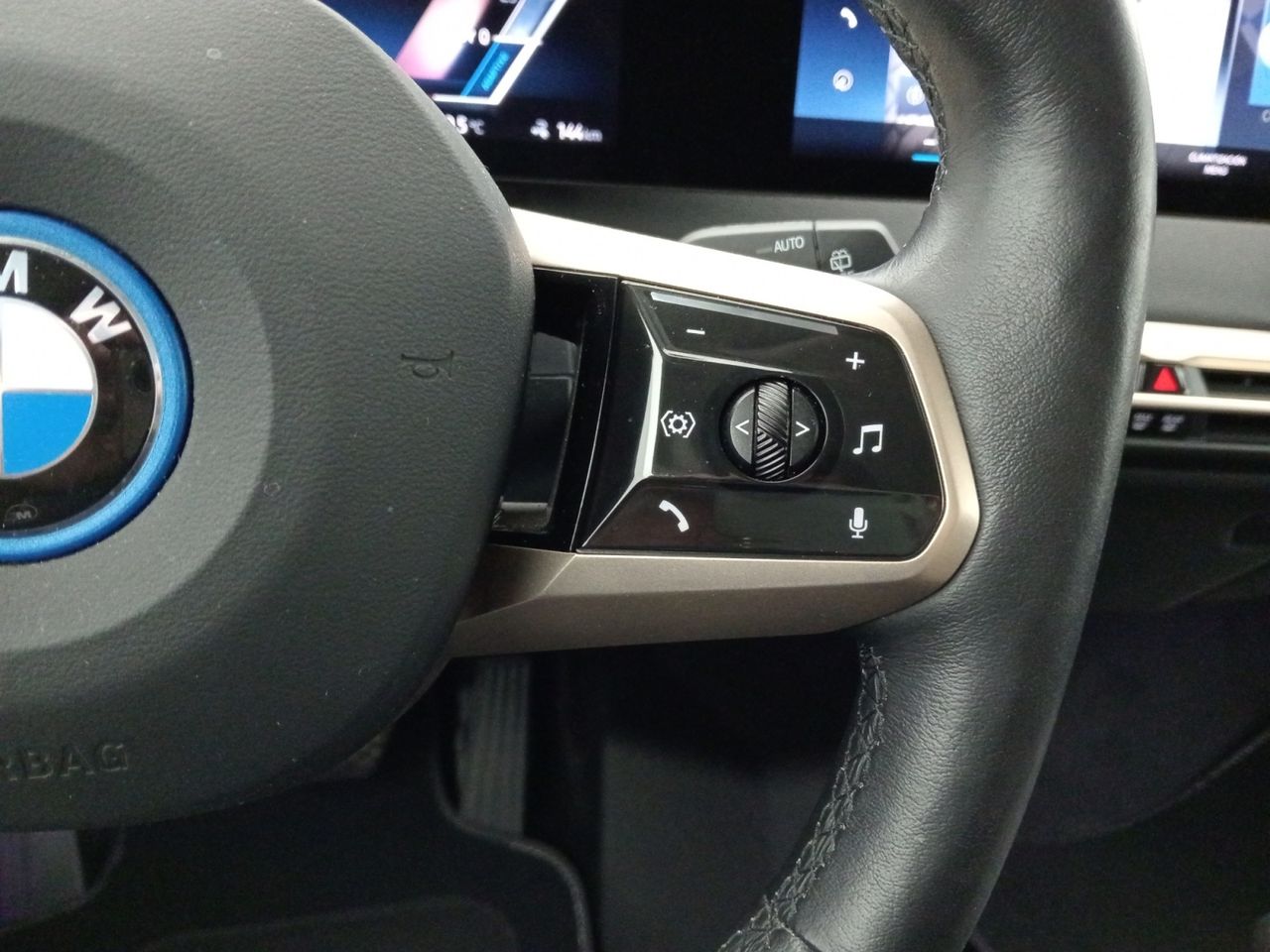 Foto BMW iX3 18