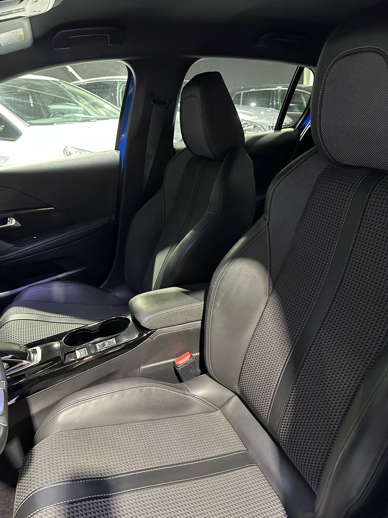 Foto Peugeot 208 18