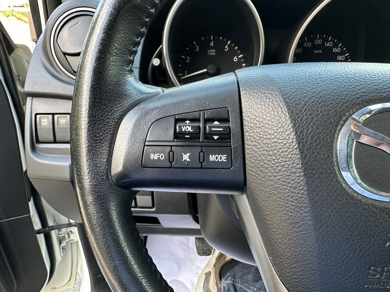 Foto Mazda Mazda5 25