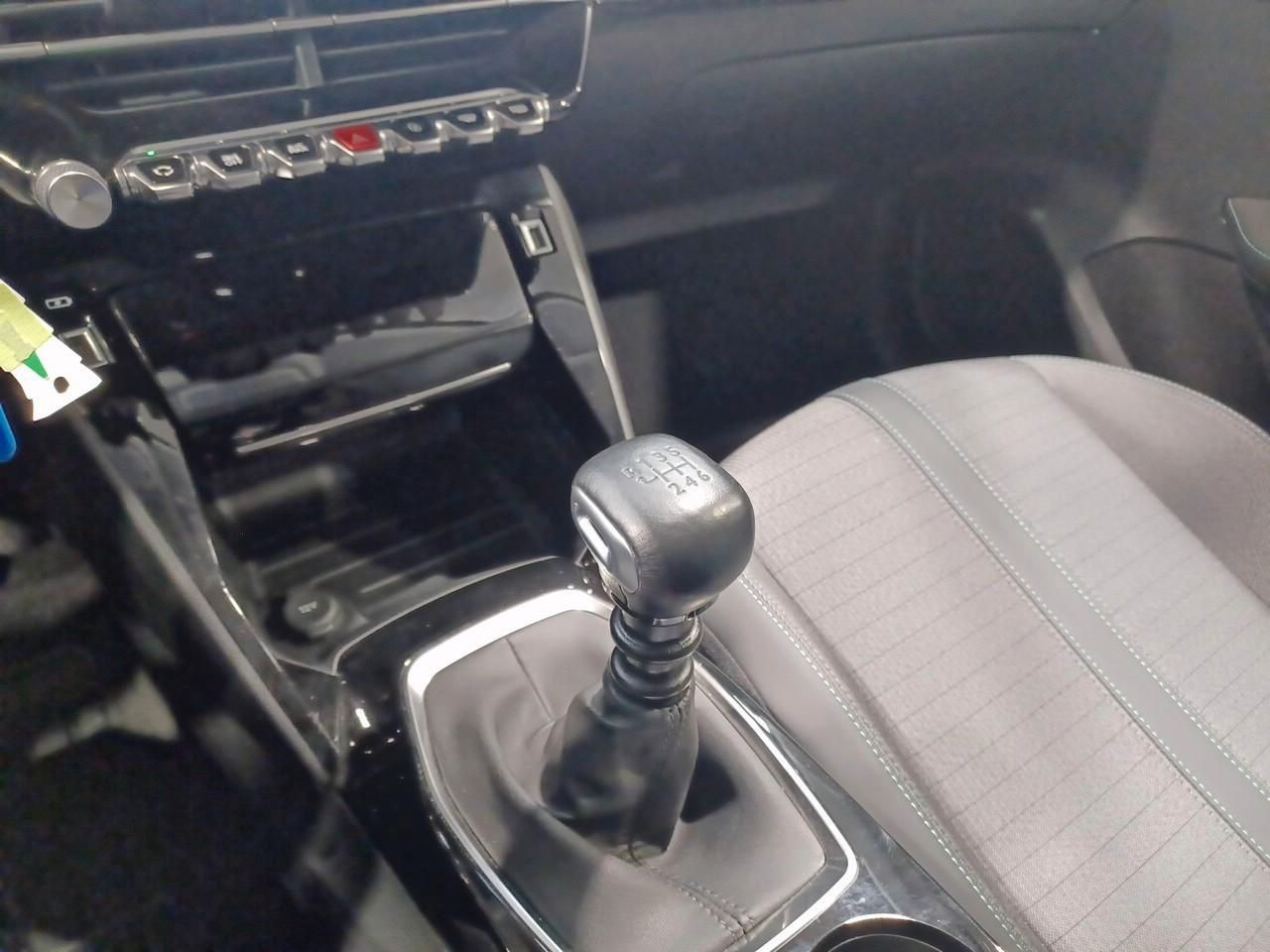 Foto Peugeot 208 15