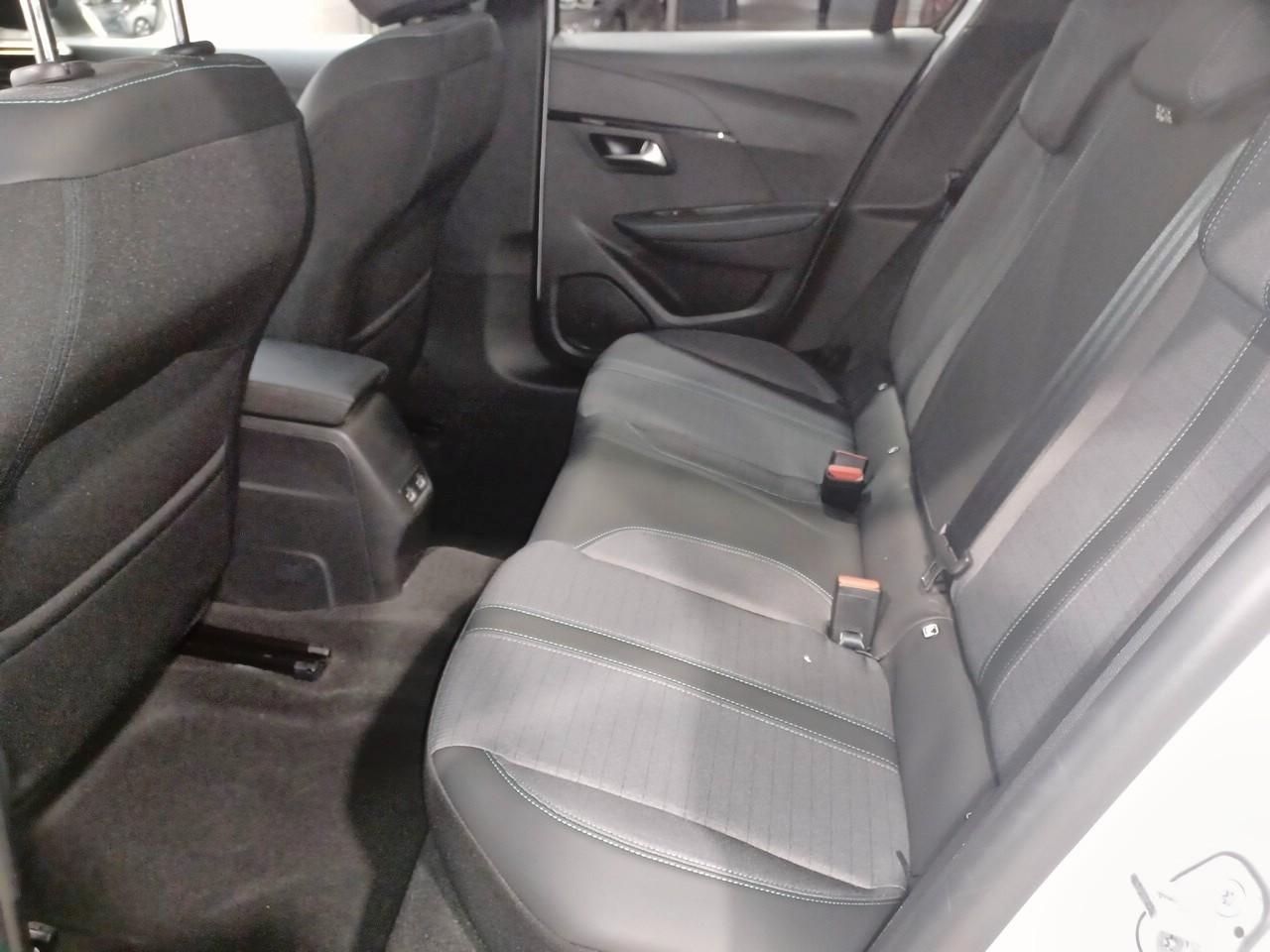 Foto Peugeot 208 12