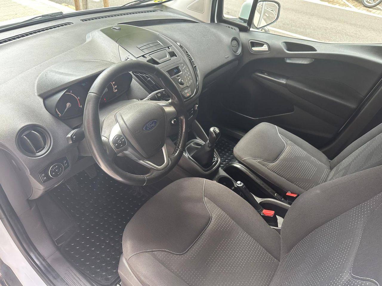 Foto Ford Tourneo Courier 7