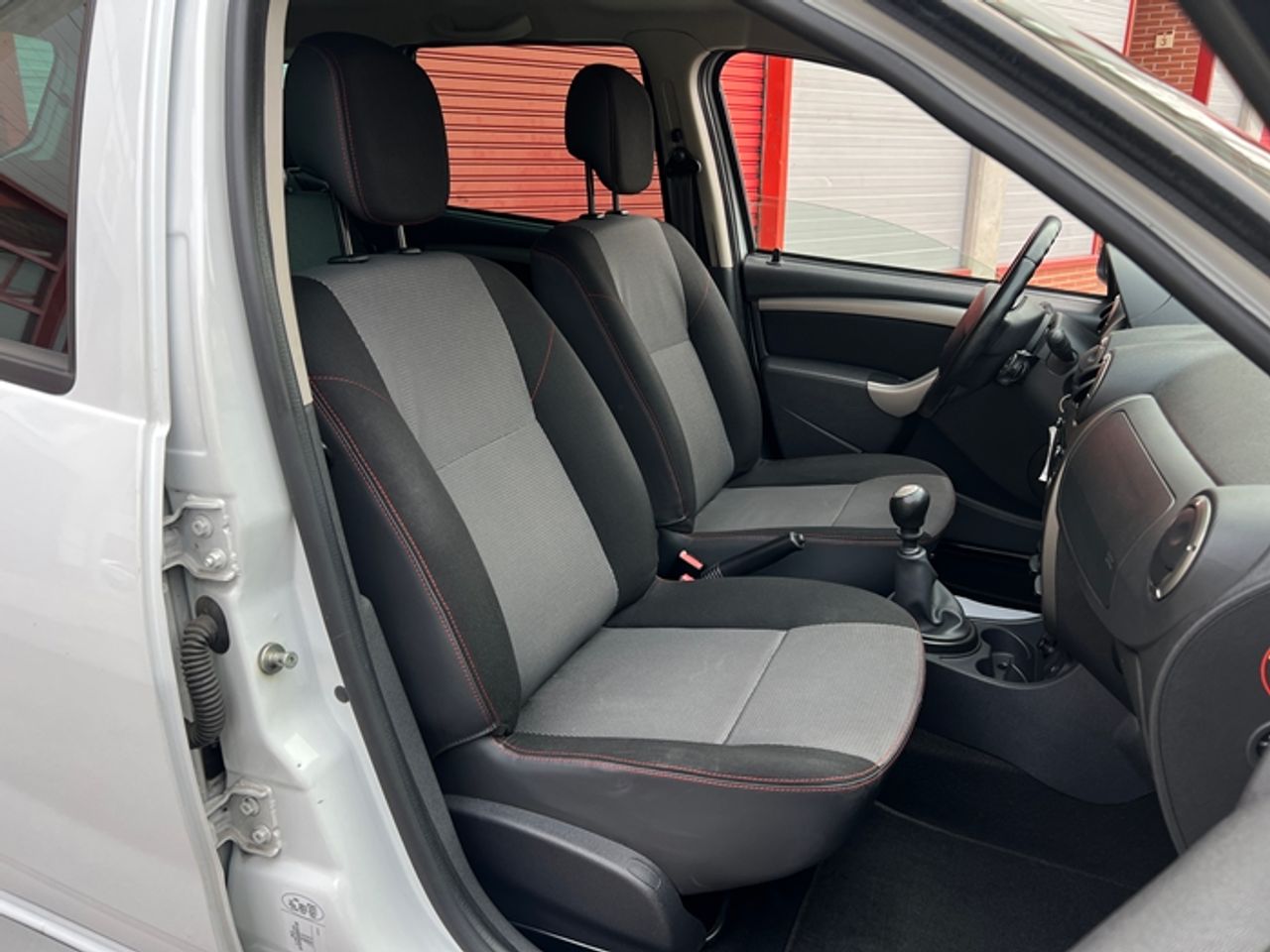 Foto Dacia Duster 16