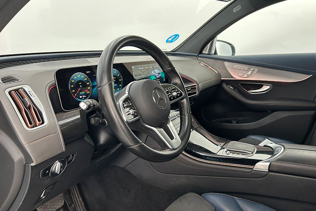 Foto Mercedes-Benz EQC 4