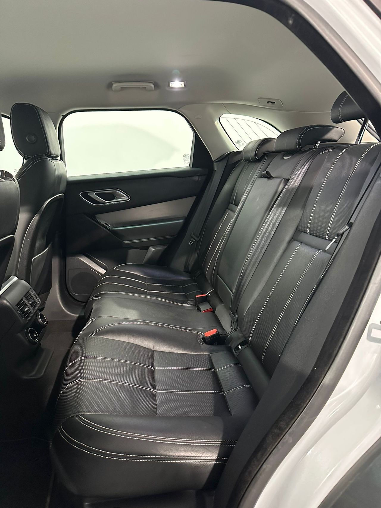 Foto Land-Rover Range Rover Velar 9