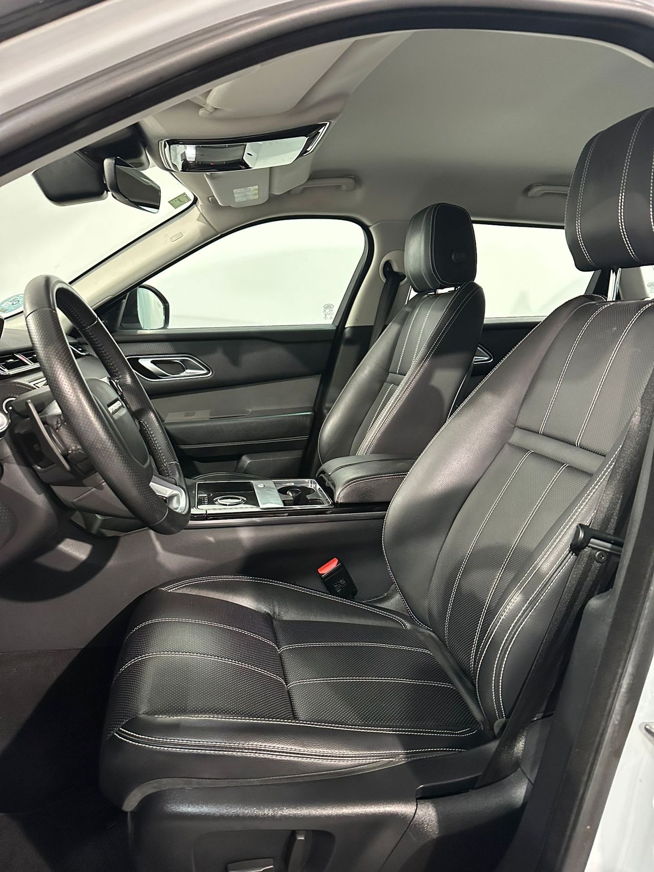 Foto Land-Rover Range Rover Velar 12