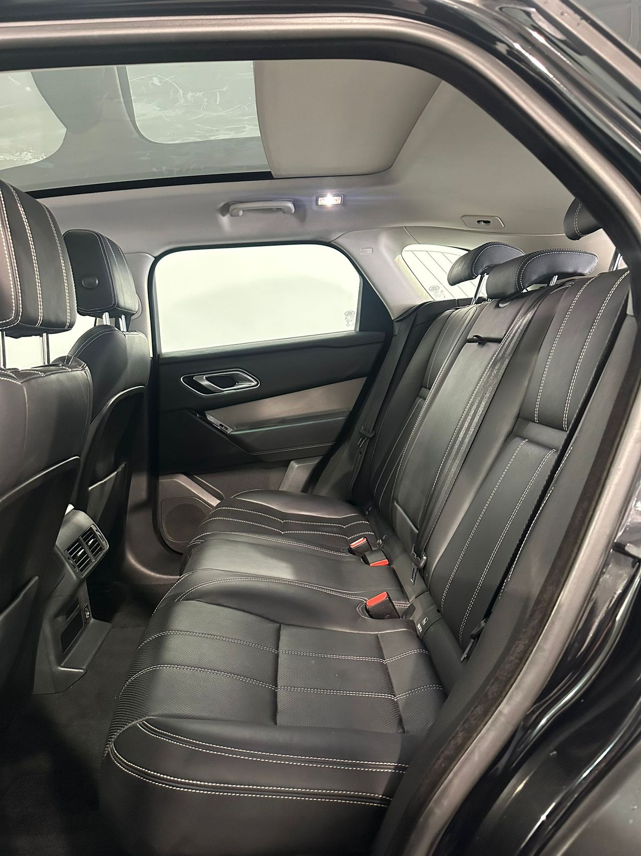 Foto Land-Rover Range Rover Velar 11