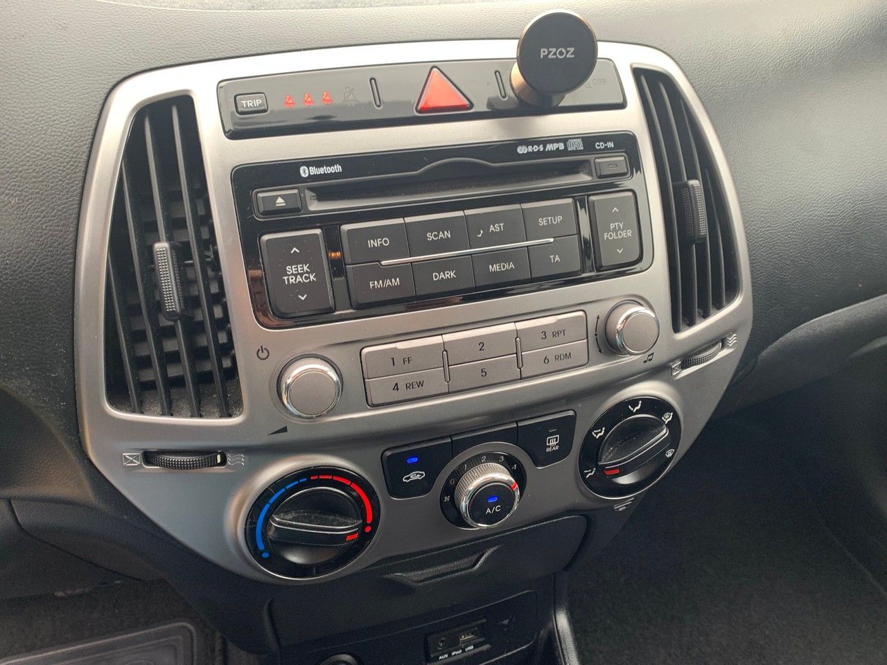 Foto Hyundai i20 11