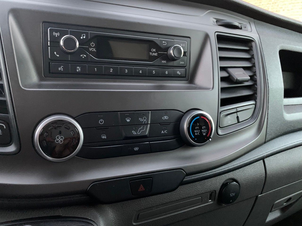 Foto Ford Transit  Courier 16