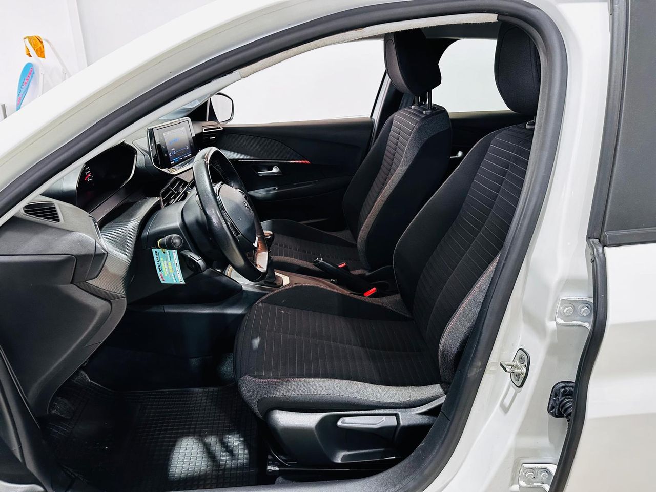 Foto Peugeot 208 21